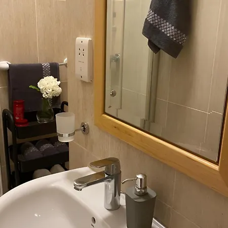 아파트 Cosy Penthouse With Bbq *