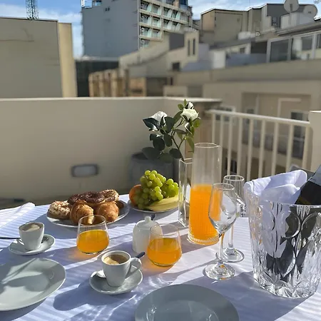 Cosy Penthouse With Bbq 아파트 슬리에마