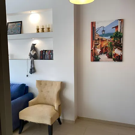 Cosy Penthouse With Bbq Apartman