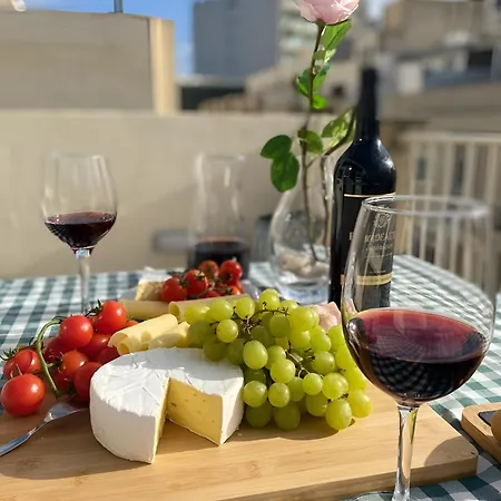 Cosy Penthouse With Bbq Apartman