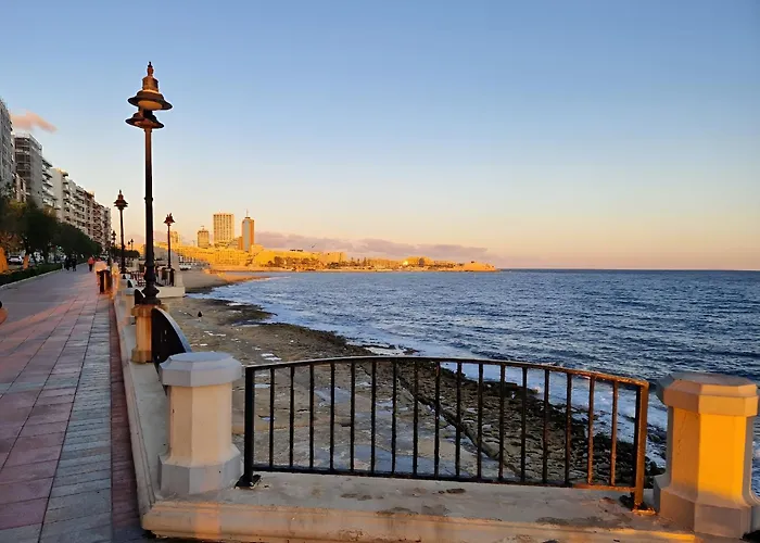 Cosy Penthouse With Bbq דירה סליאמה