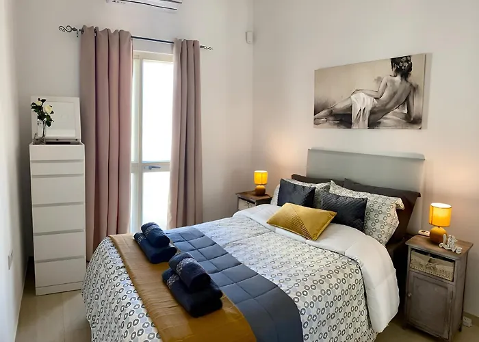 דירה Cosy Penthouse With Bbq סליאמה