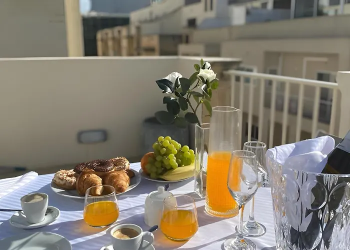 Cosy Penthouse With Bbq דירה סליאמה