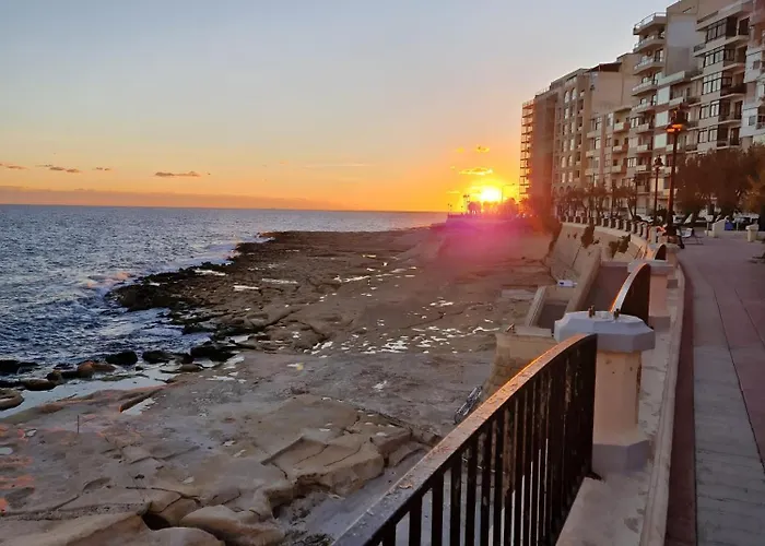 Cosy Penthouse With Bbq דירה סליאמה