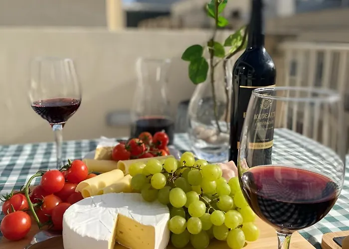 Cosy Penthouse With Bbq דירה