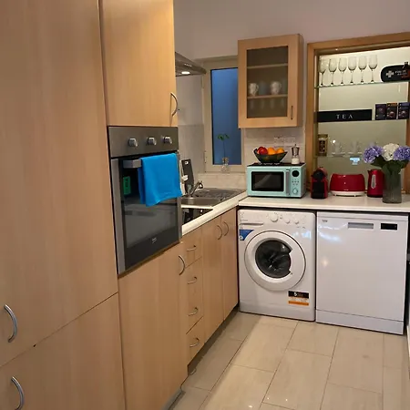 Cosy Penthouse With Bbq