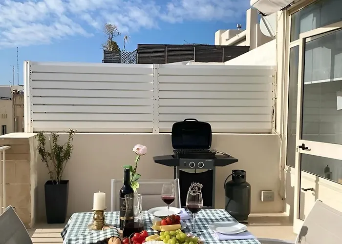 Cosy Penthouse With Bbq * Sliema